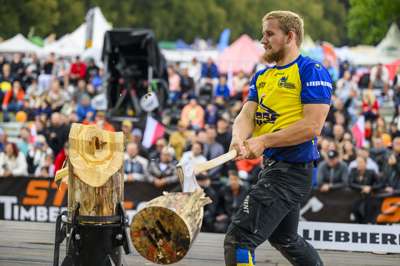 STIHL_TIMBERSPORTS_ET26_Emil_Hansson_Standing_Block_Chop.JPG