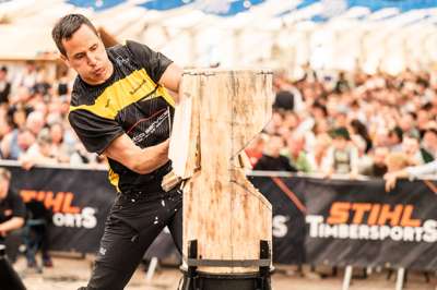 STIHL_TIMBERSPORTS_Stephan_Odwarka_Standing_Block_Chop.jpg