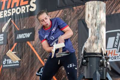 Timbersports_GBR_WCH_2025_Libby Arrowsmith Standing Block Chop_17.jpg