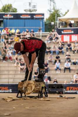 TIMBERSPORTS_GER_PRO_CH_21_LANG_UNDERHAND_CHOP (2).jpg