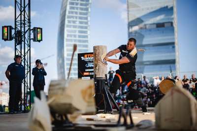 STIHL_TIMBERSPORTS_Jack_Jordan_Standing_Block_Chop.jpg