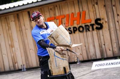 TIMBERSPORTS_FORD_RANGER_CUP_EBNER_STANDING_BLOCK_CHOP (2).jpg