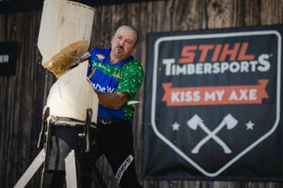 STIHL_TIMBERSPORTS_Markus_Dengler_Standing_Block_Chop.jpg