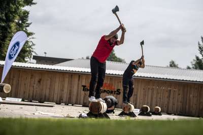 TIMBERSPORTS_FORD_RANGER_CUP_AUERNHAMMER_UNDERHAND_CHOP.jpg