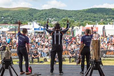 Timbersports_GBR_WCH_2025_Georgia Lewis, Bart Jansen and Catherine Eccles_16.jpg