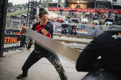 STIHL_TIMBERSPORTS_Erin_Lavoie_Underhand_Chop (2).jpg