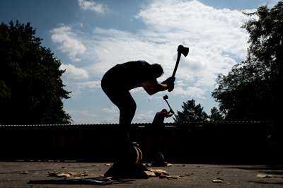 STIHL_TIMBERSPORTS_Dietmar_Schlesinger_Underhand_Chop.jpg