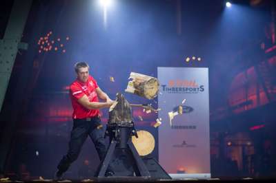 STIHL_TIMBERSPORTS_OliverReinhard_Standing_Block_Chop_.jpg