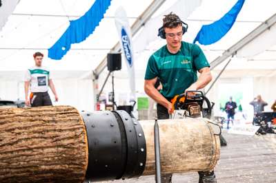 STIHL_TIMBERSPORTS_Louis_Schindhelm_Stock_Saw.jpg