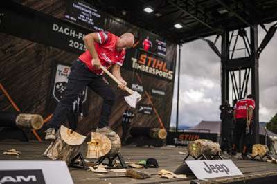 STIHL_TIMBERSPORTS_Cyril_Pabst_Underhand_Chop.jpg