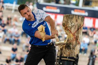 TIMBERSPORTS_GER_PRO_CH_21_HOFBAUER_STANDING_BLOCK_CHOP (1).jpg