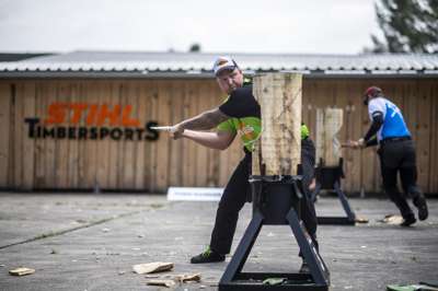 TIMBERSPORTS_FORD_RANGER_CUP_SEIBERT_STANDING_BLOCK_CHOP.jpg