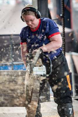 Timbersports_GBR_WCH_2025_Louise Ellison Stock Saw_9.jpg