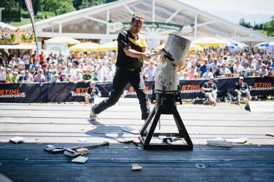 STIHL_TIMBERSPORTS_Stephan_Odwarka_Standing_Block_Chop.jpg