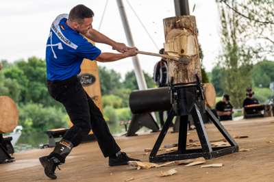 TIMBERSPORTS_GER_PRO_CH_21_HOFBAUER_STANDING_BLOCK_CHOP (2).jpg