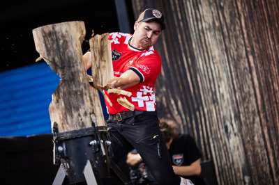 STIHL_TIMBERSPORTS_Severin_Bühler_Standing_Block.jpg
