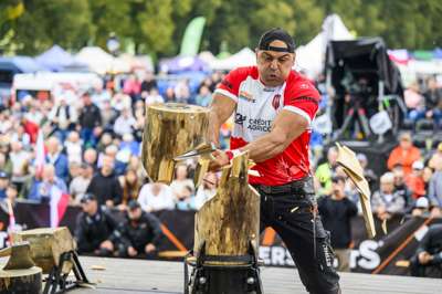 STIHL_TIMBERSPORTS_ET26_Michal_Dubicki_Standing_Block_Chop.JPG