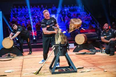 STIHL_TIMBERSPORTS_Team_World_Championship_2022_Shane_Jordan_Standing_Block_Chop.jpg