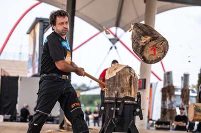 TIMBERSPORTS_GER_PRO_CH_21_DENGLER_STANDING_BLOCK_CHOP.jpg
