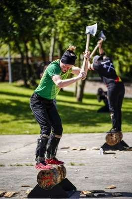 TIMBERSPORTS_FORD_RANGER_CUP_2021_UEBING_UNDERHAND_CHOP.jpg
