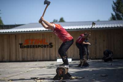 TIMBERSPORTS_FORD_RANGER_CUP_2021_KONICZEK_UNDERHAND_CHOP.jpg