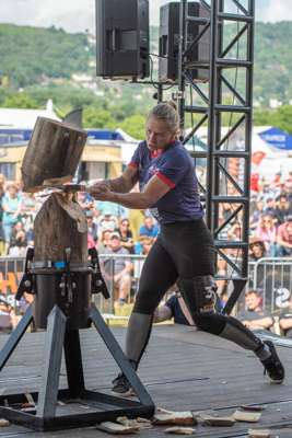 Timbersports_GBR_WCH_2025_Catherine Eccles Standing Block Chop_14.jpg