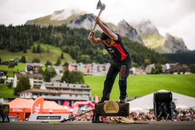 STIHL_TIMBERSPORTS_Danny_Martin_Underhand_Chop.jpg