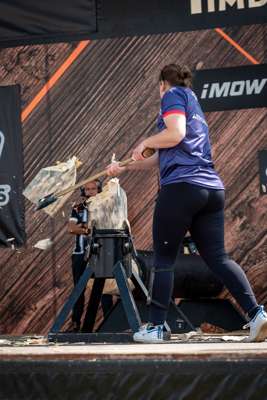 Timbersports_GBR_WCH_2025_Libby Arrowsmith Standing Block Chop_18.jpg