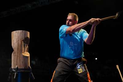 STIHL CAIRNS 380.jpg