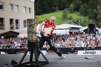 TIMB_Geissler_Standing_SUI.jpg