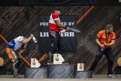 STIHL_TIMBERSPORTS_Klima_Dubicki_Knol_Shower.JPG