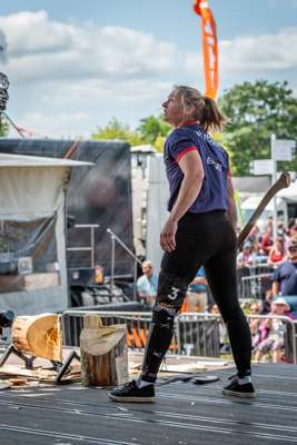 Timbersports_GBR_WCH_2025_Catherine Eccles Underhand Chop_36.jpg