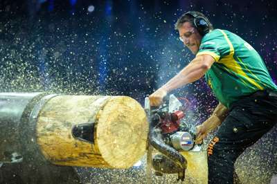 STIHL_TIMBERSPORTS_Brad_De_Losa_Hot_Saw.jpg