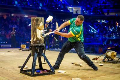 STIHL_TIMBERSPORTS_Mitch_Argent_Standing_Block_Chop.jpg